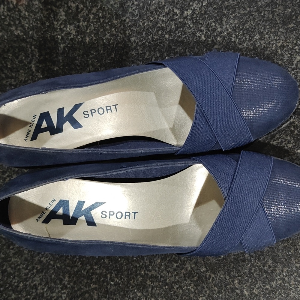 Ann Klein Sport Elegant Navy Blue Women's Heels- Size 9.5